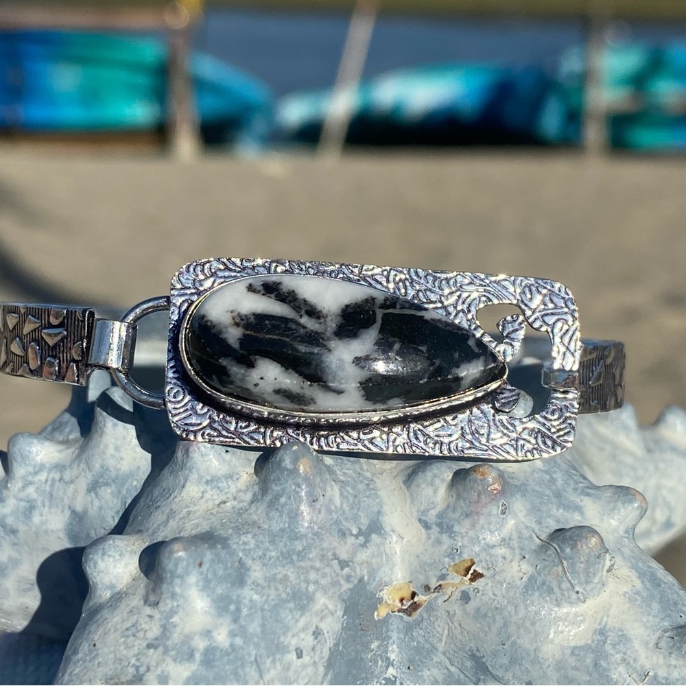 Sale - White Buffalo turquoise Natural Gemstone Bracelet